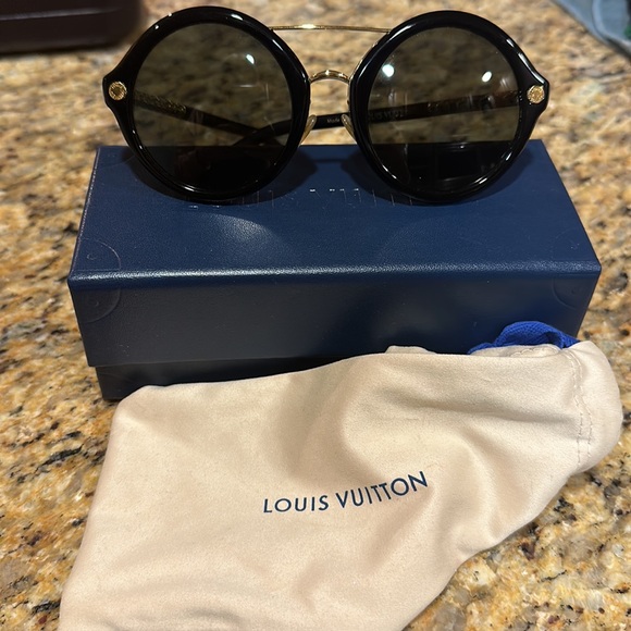 Louis Vuitton sunglasses main image 6